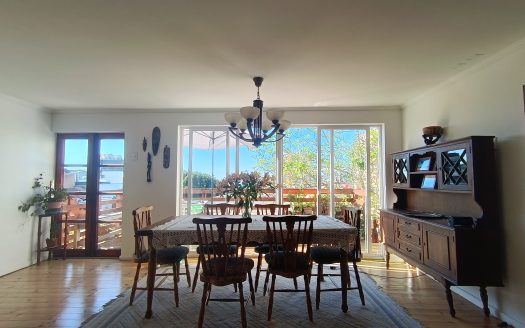 Espectacular casa con vista al mar en sector residencial Recreo
