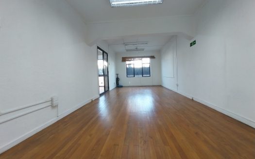 Se vende propiedad comercial en perfecto estado Viña del Mar sector Oriente.