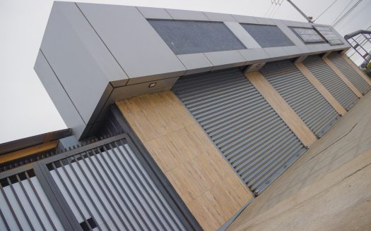 Local comercial en Concón con patio y estacionamiento para clientes