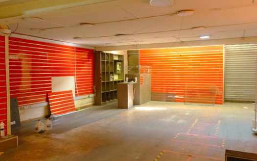 Local comercial moderno en el centro de Viña del Mar.